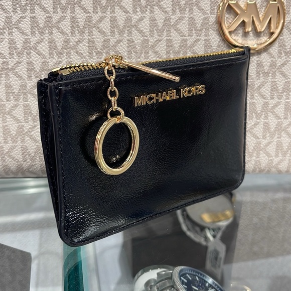 MICHAEL KORS
Jet Set Travel Small Top Zip Coin Pouch With ID Keychain 
Black
NWT - Picture 9 of 16